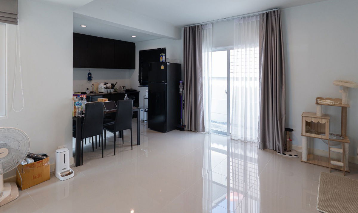 รูป Code: KJ8881  ให้เช่าบ้าน The Village Bangna-Wongwaen 4 🔥🔥 จองเดือนนี้รับเงินคืน 1,000 บาท 🔥🔥 Add Line @kjcondo (มี@ข้างหน้าด้วยนะคะ) - รูปที่ 2/11