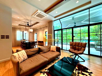 Townhouses for rent Soi Ekamai (Sukhumvit 63) : Prompak Gardens | Luxurious 4 Bedroom Townhouse For Rent - BR8729TH