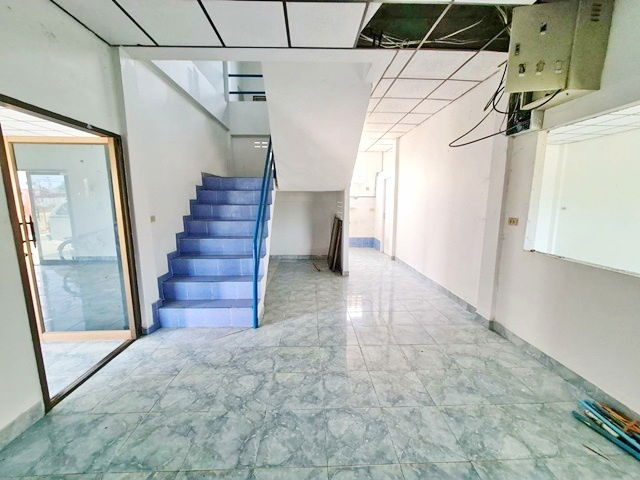 รูป ถนน คู่ขนาน บางบัวทอง-สุพรรณบุรี โกดังให้เช่า 2ไร่ 1,125ตร.ม. โรบินสัน โลตัสสุพรรณบุรี 3.26 กม. ตลาดนัดไผ่ขวาง 1กม. พร้อมออฟฟิศ 2 ชั้น - รูปที่ 6/8