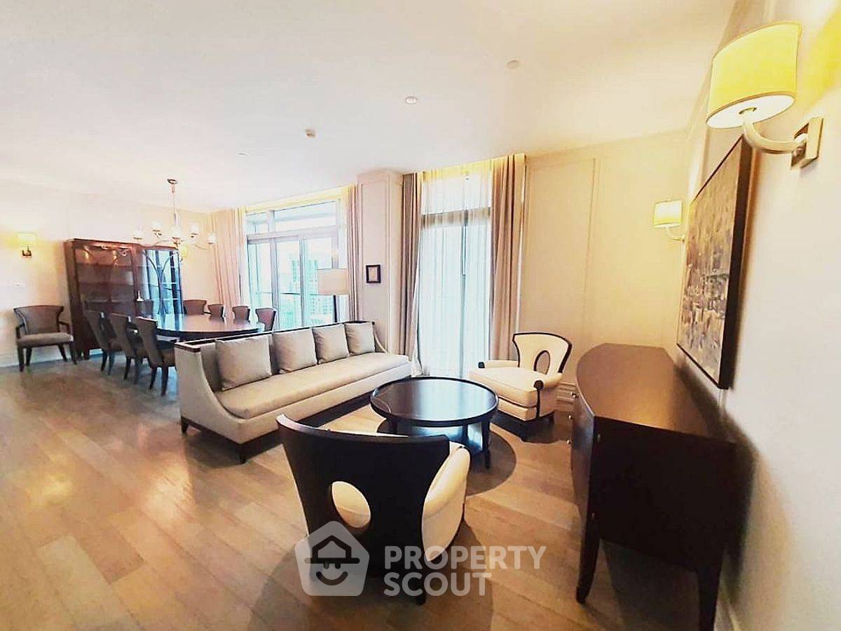 picture 3-BR Condo at Oriental Residence near BTS Phloen Chit (ID 2319310) - 1/24