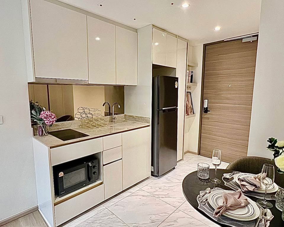 picture RS1934 For Rent | Fynn Asoke Sukhumvit 10 Prime location! Close to BTS Asoke & MRT Sukhumvit - 3/13