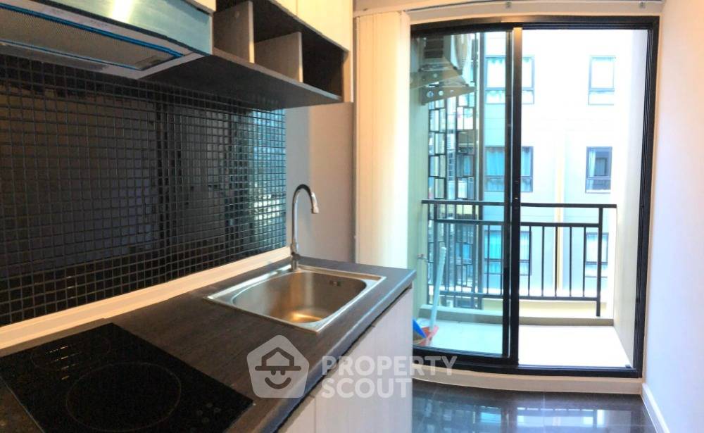 picture 1-BR Condo at Estabe Phahonyothin 18 near MRT Chatuchak Park (ID 757590) - 3/10