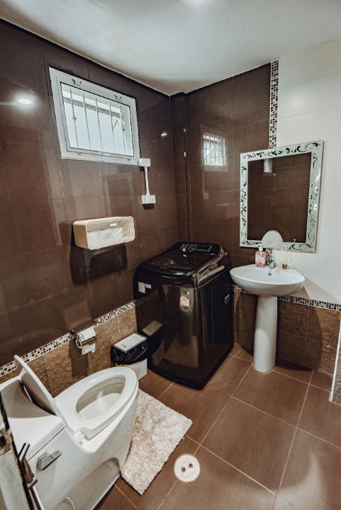 picture Townhome for rent, 2 floors, near the old road into Wing 41. Suitable for Airbnb. Close to tourist attraction RW006961  - 5/12