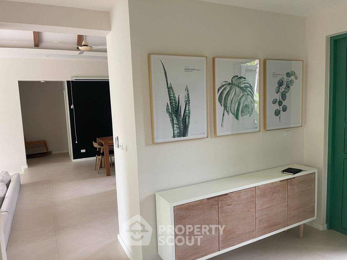 picture 4-BR Villa close to Laguna (ID 1396519) - 2/18