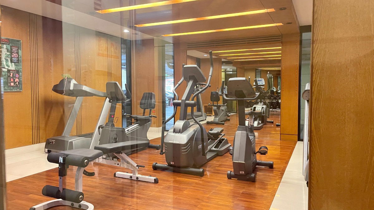 picture For rent: Pipat Place Condominium, a corner unit in Sathorn Soi 6, near BTS Chong Nonsi. - 9/14