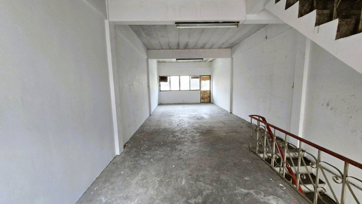 picture Rare Find in Bangkok! 3-Storey Townhouse for Just 2 Million+ THB in Great Condition! For Sale: Townhouse in Kwanthip Village, Phetkasem 69 - 11/20