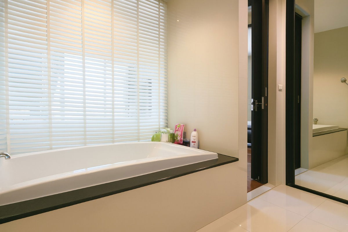 รูป คอนโดแบบ 1 ห้องนอนสไตล์โมเดิร์นสำหรับขาย ที่ดิแอดเดรส ชิดลม - รูปที่ 11/12