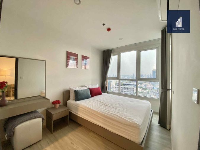 XT Huaikhwang 75m. MRT  1Bedroom + walk in closet 👚👗👙 Take city view no damage from earthquake