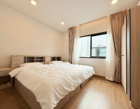 รูป  ให้เช่าบ้านเดี่ยว 2 ชั้น โครงการ เซนโทร บางนา เฟส 1 / ถนนเลียบทางด่วนวงแหวนรอบนอก  / เฟอร์นิเจอร์ครบ Fully Furnished / อยู่อาศัย Chinese Welcome - รูปที่ 13/16