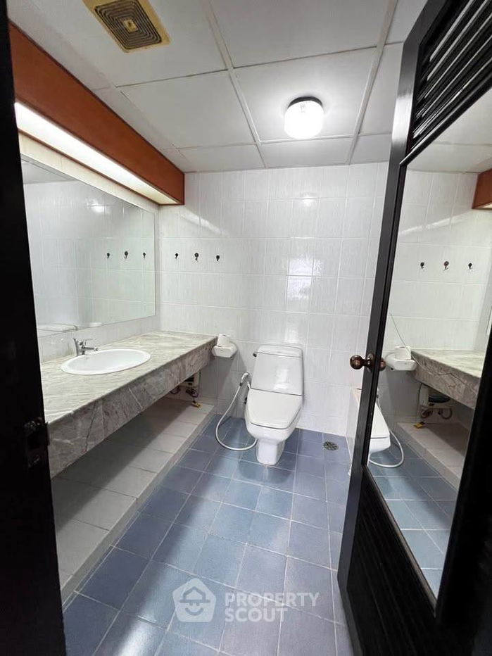 picture 2-BR Condo at Cha-Am Grand Condotel close to Cha-Am Beach (ID 2319908) - 4/10