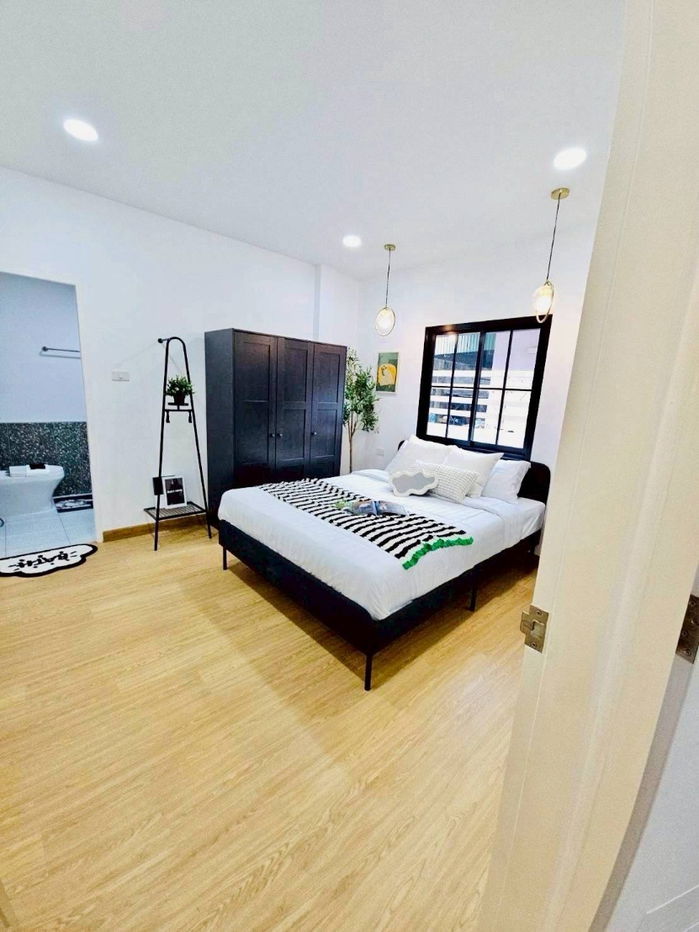 รูป 🏡 บ้านรีโนเวทใหม่ ทำเลทองโซนแม่เหียะ ใกล้สนามบินเชียงใหม่ ✨ - รูปที่ 8/9