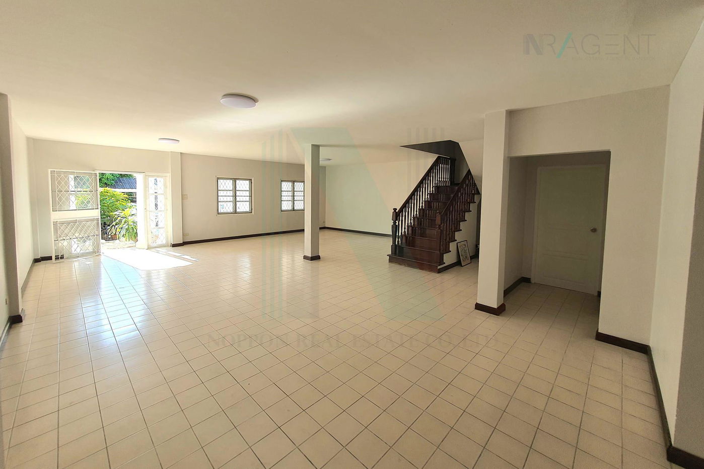 picture For Sell Town house SUKHUMVIT GARDEN CITY 2 2-story 5 bedroom 3 bathroom - 2/8