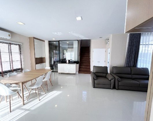 รูป ให้เช่าบ้านเดี่ยว 2 ชั้น โครงการ มัณฑนา อ่อนนุช วงแหวน 4 ใกล้ เมกะบางนา , ใกล้ อ่อนนุช/ เฟอร์นิเจอร์ครบ /อยู่อาศัย - รูปที่ 3/7
