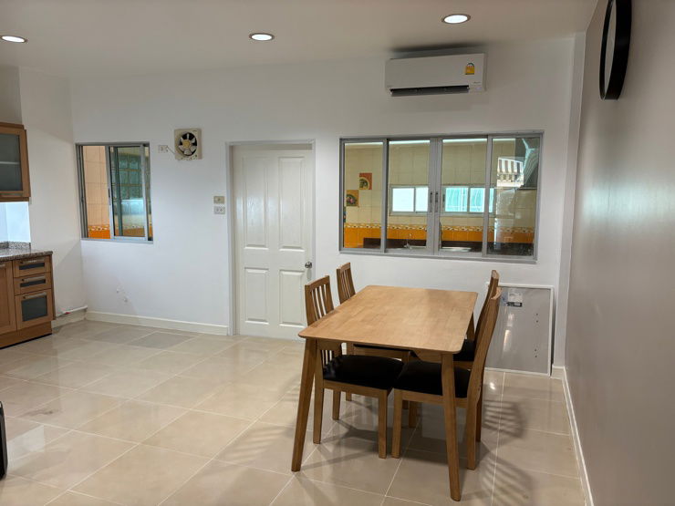 picture Townhouse for rent ready to move in  - 3/27