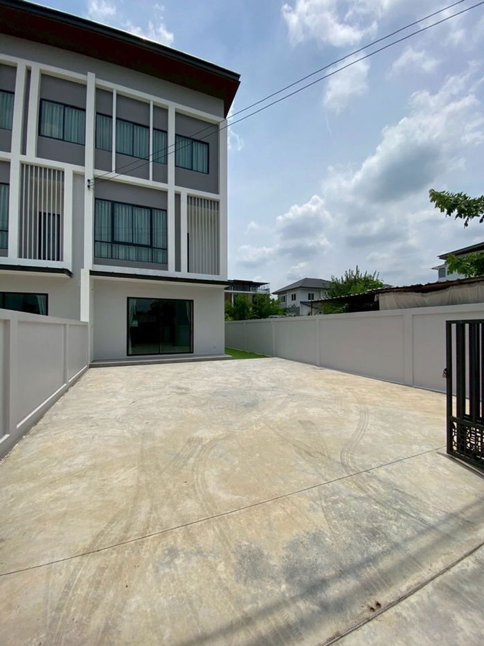 รูป ขายทาว์นโฮม3ชั้นทำเลสตรีวิทยา2ใจกลางลาดพร้าวพร้อมอยู่ - รูปที่ 3/19