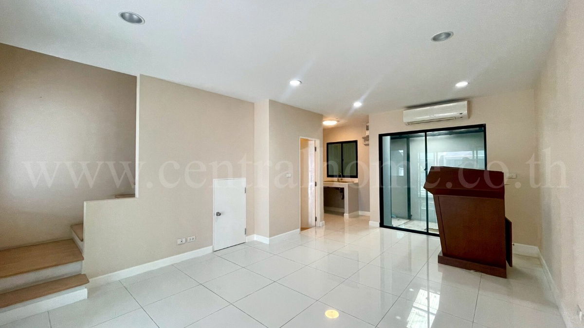 รูป ทาวน์โฮม 3 ชั้น บ้านกลางเมือง รัตนาธิเบศร์ รีโนเวทใหม่ พร้อมอยู่ - รูปที่ 3/17