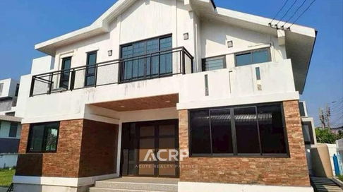 For Sale Single-family house/fine dining restaurant in Dusit District