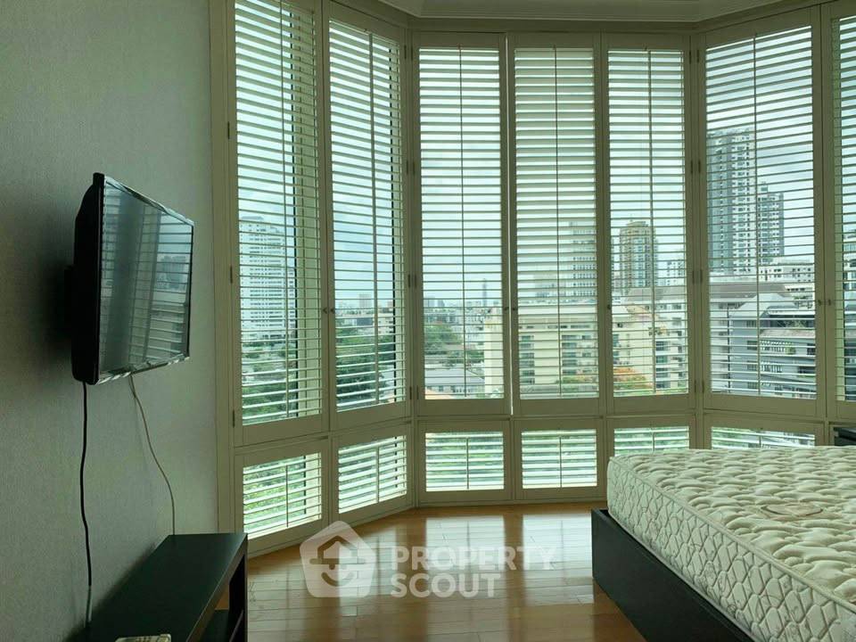 picture 2-BR Condo at Royce Private Residences near MRT Sukhumvit (ID 2320142) - 8/8