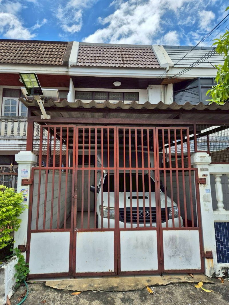 ขายทาวน์โฮม : 📣งบ 2.6 ล้านบาท  2 ห้องนอน 2 ห้องน้ำ ทาวน์เฮ้าส์ 2 ชั้น 17 ตร.ว. ทำเลดีมาก บางนา–ตราด 27 #ใกล้เมกกะบางนา