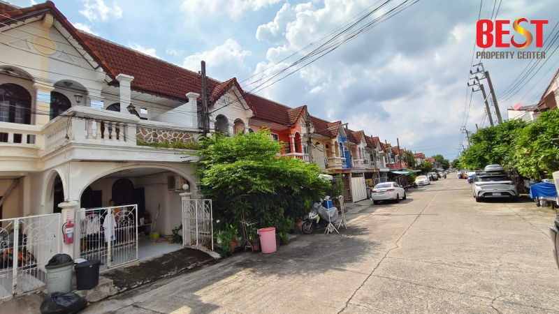 รูป ขายทาวน์เฮาส์ 2 ชั้น เสนาวิลล่า 3 ซอยคู้บอน 27 ต่อเติมครบ พร้อมอยู่ ทำเลดี ราคาพิเศษ - รูปที่ 2/7