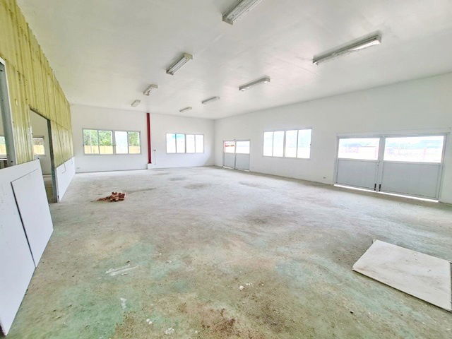 รูป ถนน คู่ขนาน บางบัวทอง-สุพรรณบุรี โกดังให้เช่า 2ไร่ 1,125ตร.ม. โรบินสัน โลตัสสุพรรณบุรี 3.26 กม. ตลาดนัดไผ่ขวาง 1กม. พร้อมออฟฟิศ 2 ชั้น - รูปที่ 4/8