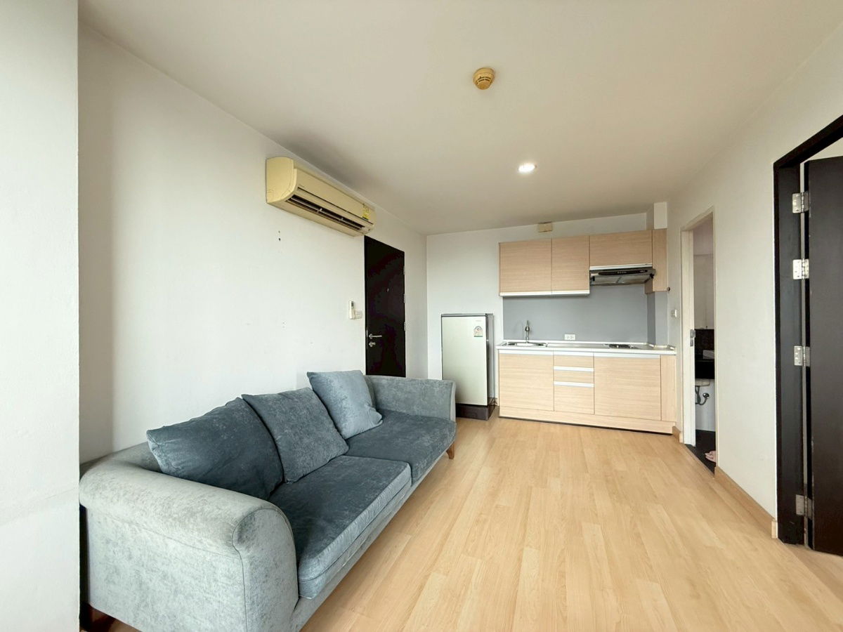 picture Morning Side Heights Ratchada 30 *corner room* - 2/7
