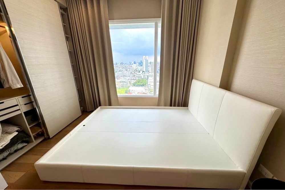 picture 🔥 For Sale ! South Facing, city view, high floor21++, city view!! 🔥 Code C20250900061..The Saint Residences, 1 bed, 1 bath, furnished, Special Deal! - 10/11