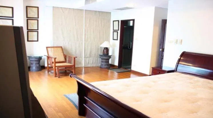 picture 🔼🔽 AccomA 📩 Pet friendly 2 BR Condominium @Grand Langsuan (20594) - 7/9