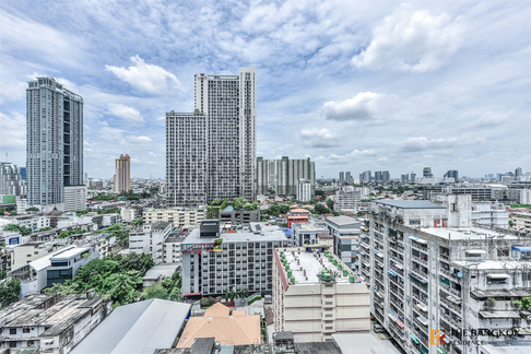ONYX Phaholyothin near BTS Saphan Khwai Condo Near MRT to Save More Time
