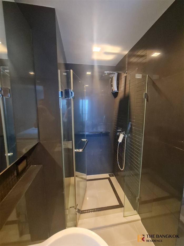 picture RHYTHM Sathorn near BTS Saphan Taksin Convenient Travel, Great Value per Square Meter - 9/10