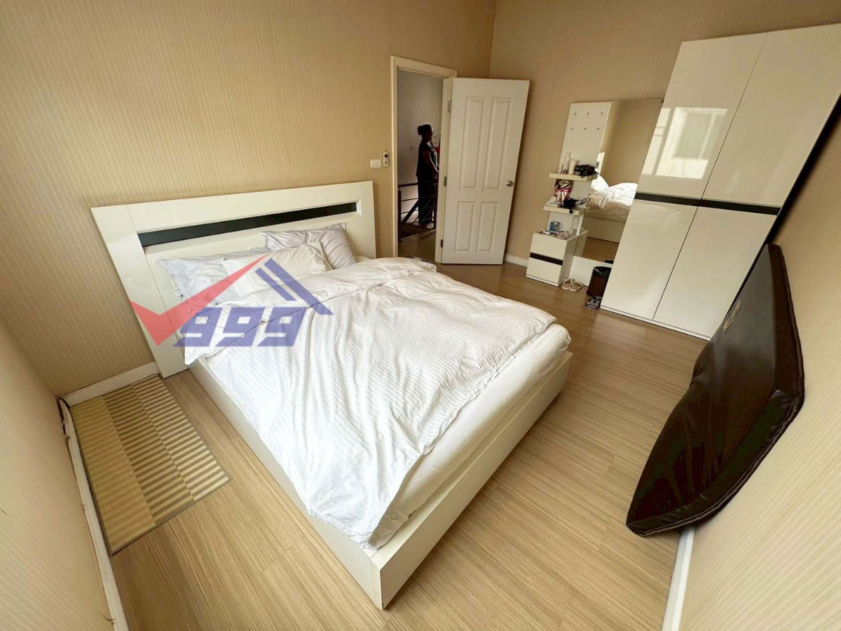 picture For Rent: 3-Storey Townhouse at Private Ville Rama 9 – Huamark - 6/14