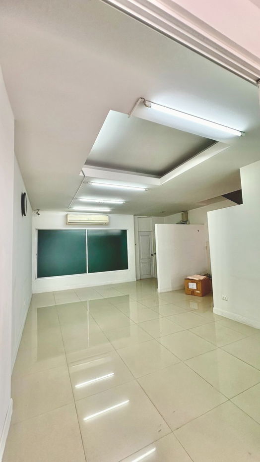 รูป บ้านให้เช่า Townhome Office  พร้อมเข้าอยู่สนใจติดต่อ Line @goodmanpro หรือ โทร 0999029192 - รูปที่ 6/10