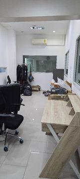 commercial building for rent in Ratchadaphisek, Tha Phra,