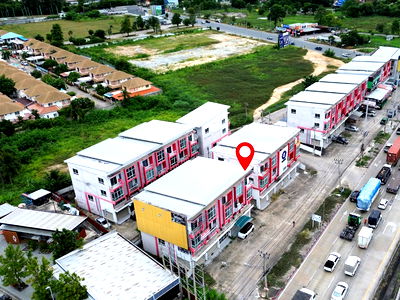ขายอาคารพาณิชย์ : ขายอาคารพานิชย์ 3 ชั้นครึ่ง 17 ตรว. อยู่หน้าถนนมอเตอร์เวย์ ใกล้แยกหนองยายบู่ ต.หนองขาม อ.ศรีราชา ชลบุรี