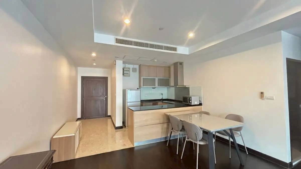 รูป LTHC13276 – Condo for Rent | Sathorn Gardens | 94 sqm | 2 Beds 2 Baths | 45K/Month | Near BTS Sala Daeng/MRT Silom | คอนโดให้เช่า สาทร การ์เด้นส์ - รูปที่ 2/7
