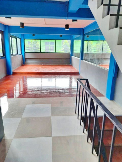 picture Only 70 m. from BTS Bang Chak and only 5 steps to 7-Eleven On Nut. 5-storey glass office building co - 5/8