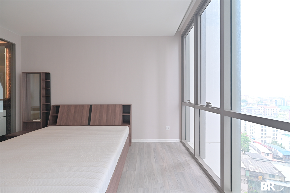 picture The Room Sukhumvit 69 near BTS Phra Khanong Room available, great price - 4/10