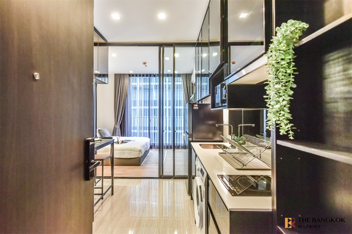 picture Noble Around Ari near BTS Ari Special Unit, Great Value - 3/10