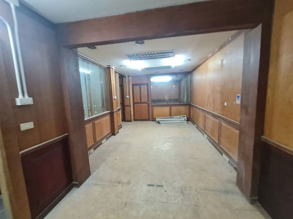 picture Shophouse for rent on Wanit 1 Road , china town - 8/10