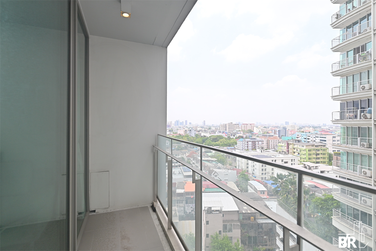 picture The Room Sukhumvit 69 near BTS Phra Khanong Room available, great price - 3/10