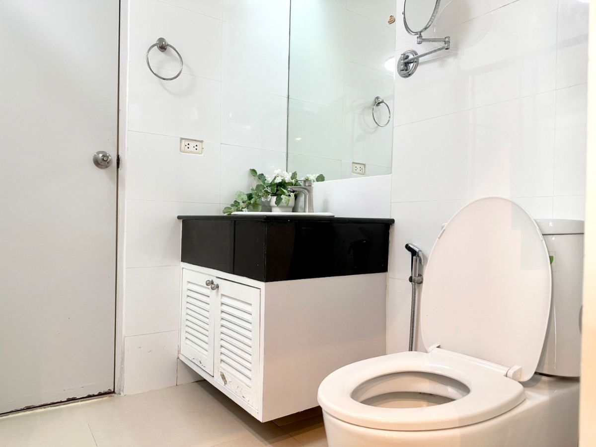 picture Renting Royal place 2 1 big bedroom - 8/10