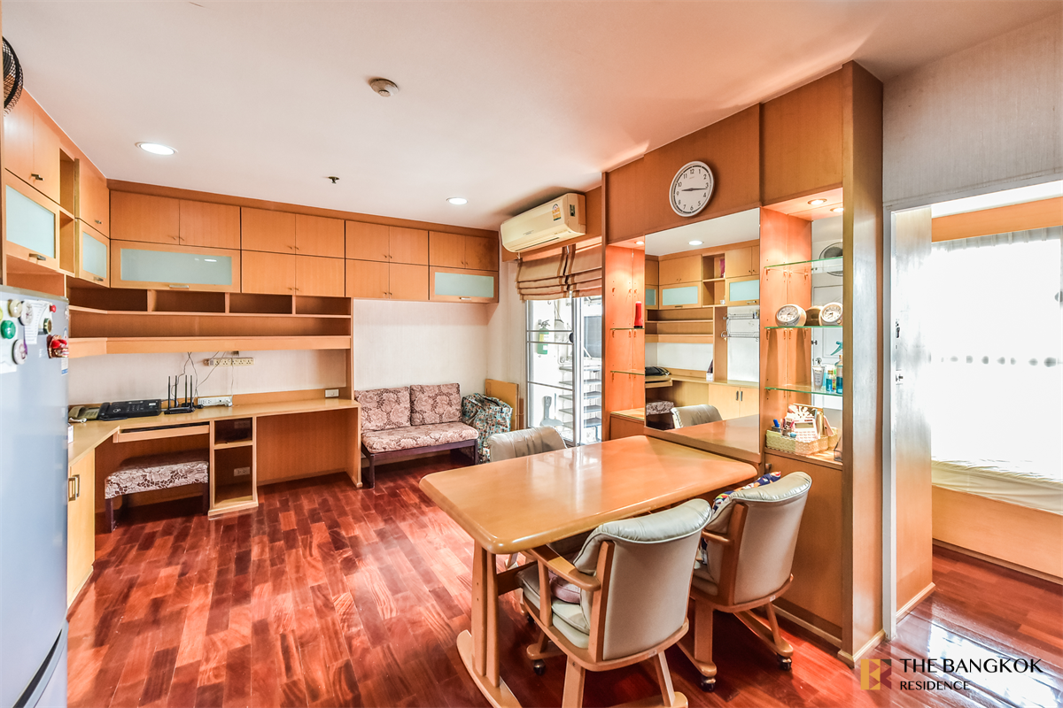 picture Convenient Travel, Great Value per Square Meter Pathumwan Resort near Airport Rail Link Phaya Thai Station - 10/10
