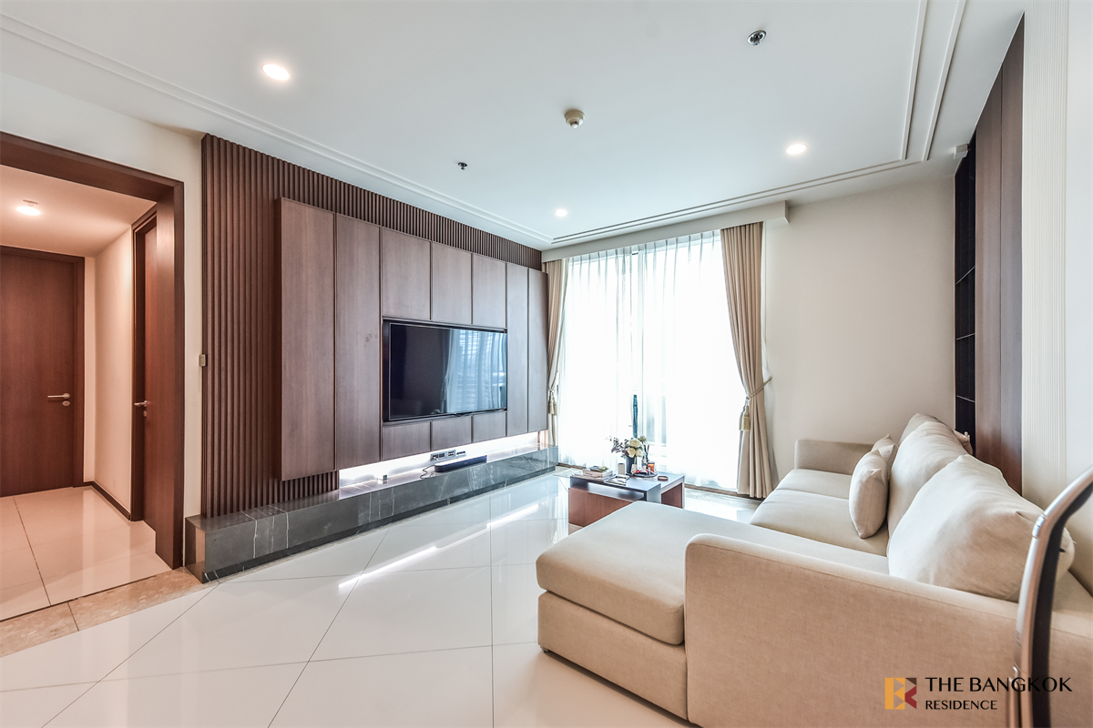 picture Luxury Condo at Special Price The Empire Place - 5/10