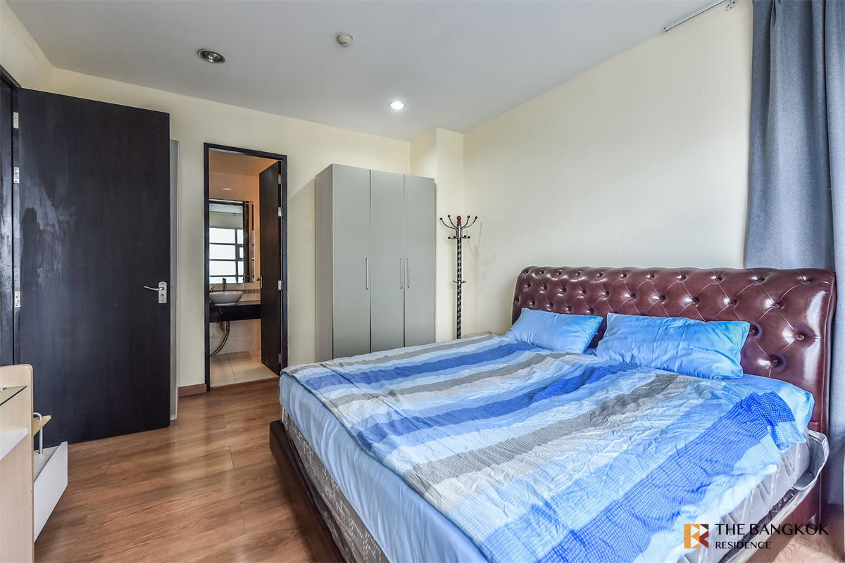 picture Baan Klang Krung Siam Pathumwan near Airport Rail Link Phaya Thai Station Condo in CBD, Below Market Price - 1/10