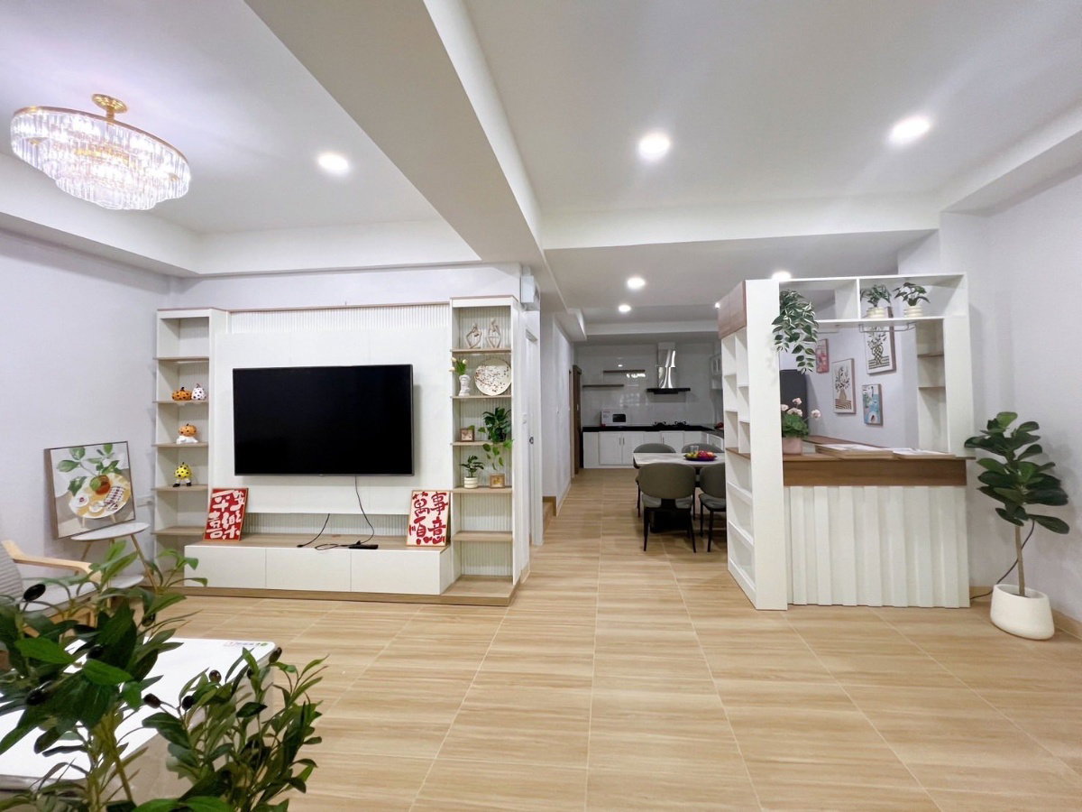 บ้านให้เช่า Townhouse  Ratchada 18 พร้อมเข้าอยู่สนใจติดต่อ Line @goodmanpro หรือ โทร 0999029192