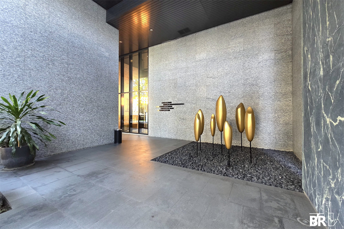picture Noble Ploenchit near BTS Phloen Chit Save Time, Convenient Travel - 8/9