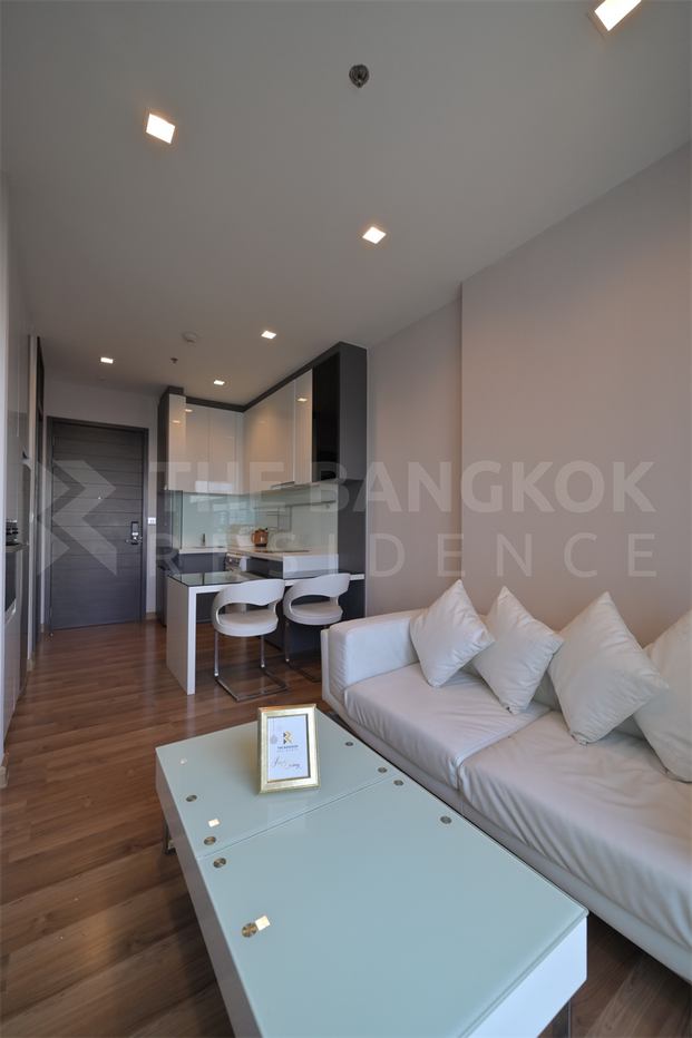 picture Ivy Ampio near MRT Cultural Center of Thailand Station Book before anyone else - 5/10