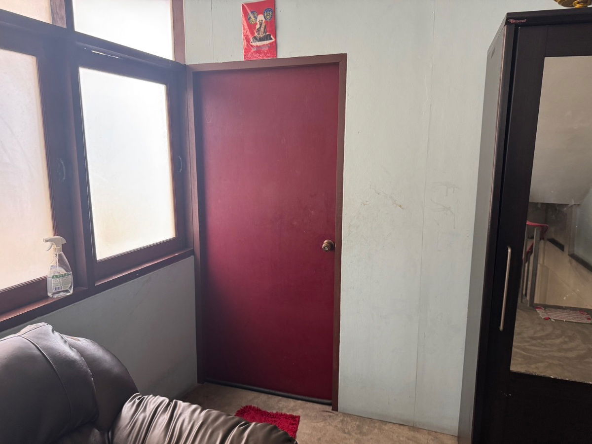 picture For sale: 2 commercial buildings, Saphan Phut, good location, cheap, on the main road. Interested? Add Line @841qqlnr - 29/46