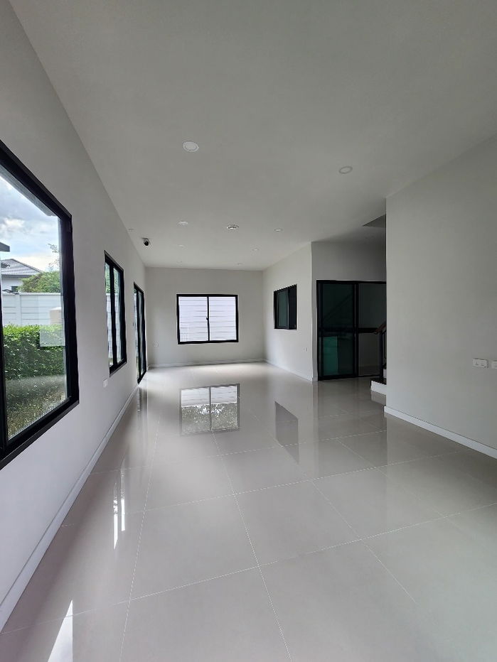 รูป บ้านเดี่ยว​ติดถนนใหญ่​ 3ที่จอดรถ - รูปที่ 3/10