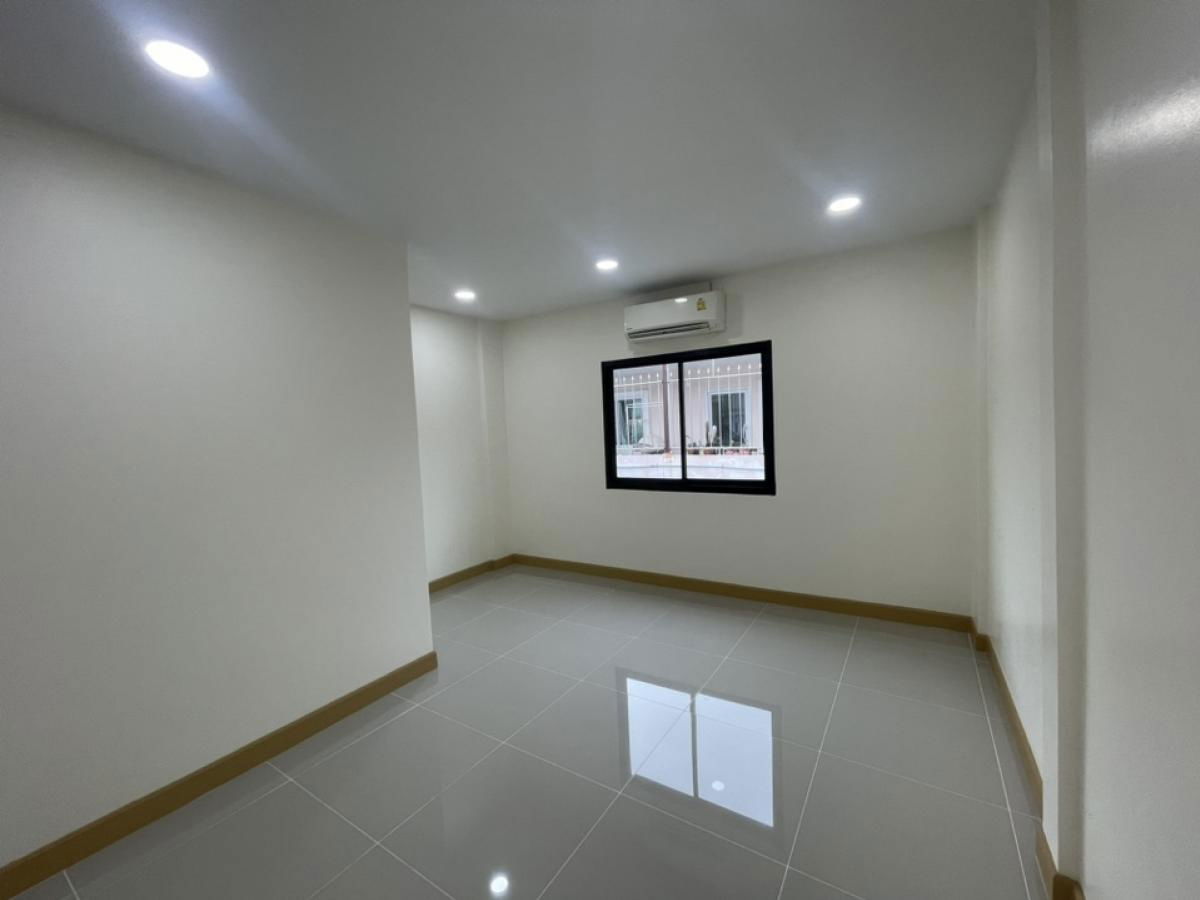 picture 💥CP-8963💥Two-story townhouse for rent, good location, next to the Bangna Expressway, Sanphawut Road 👉Add Line @rangrak - 5/11